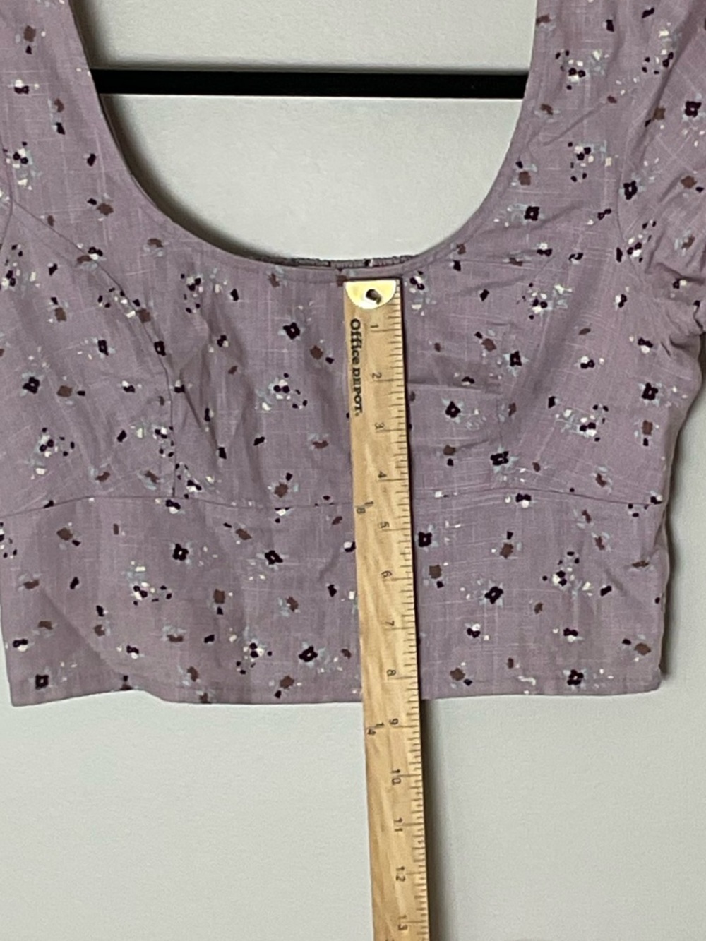 Ivy and Main Festival Feminine Romantic Floral Scoop-Neck Crop Top Elastic Back - Picture 3 of 6